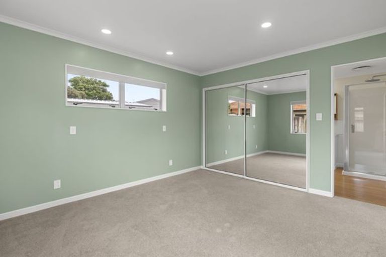 Photo of property in 202 Gravatt Road, Papamoa Beach, Papamoa, 3118