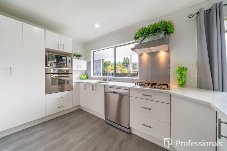 Photo of property in 10 Cottle Heath Close, Manor Park, Lower Hutt, 5019