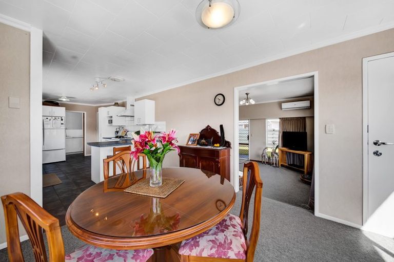 Photo of property in 3 Green Lane, Hawera, 4610