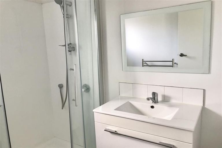 Photo of property in 8/762 Beach Road, Browns Bay, Auckland, 0630