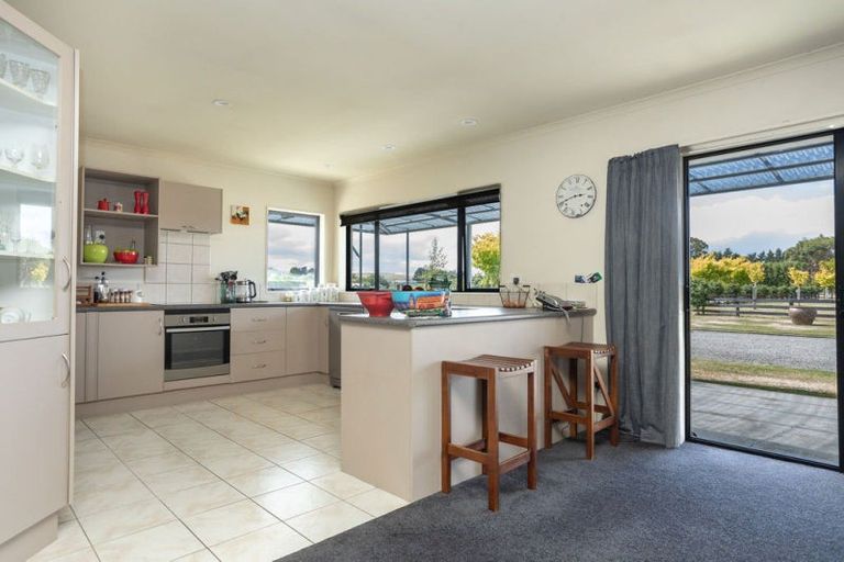 Photo of property in 28 Cowper Side Road, Dannevirke, 4976