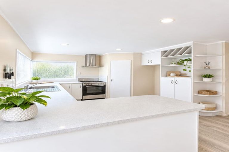 Photo of property in 96a Mangorei Road, Strandon, New Plymouth, 4312