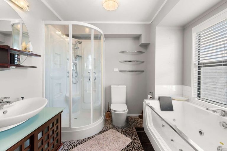 Photo of property in 137 The Fairway, Matarangi, Whitianga, 3592