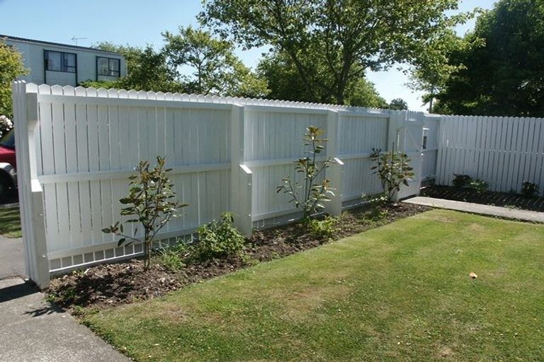 Photo of property in 1/9 Wadeley Road, Ilam, Christchurch, 8041