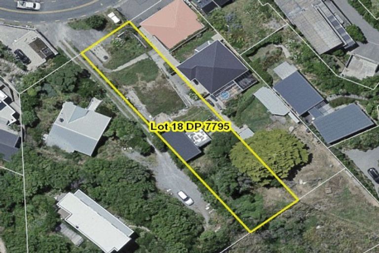 Photo of property in 25 Hungerford Road, Lyall Bay, Wellington, 6022