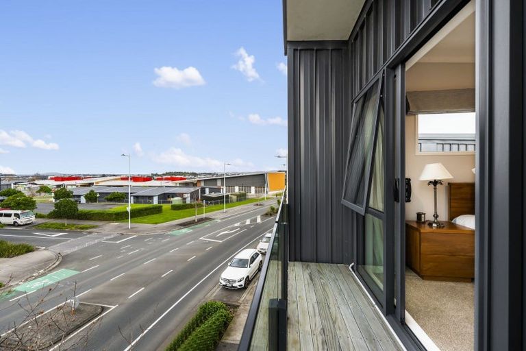 Photo of property in 182 Hobsonville Point Road, Hobsonville, Auckland, 0616