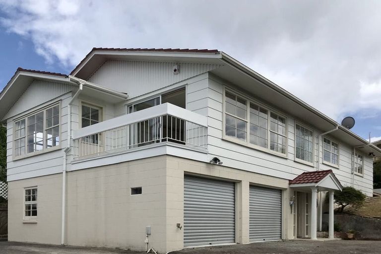 Photo of property in 9 Chelsea View Drive, Chatswood, Auckland, 0626