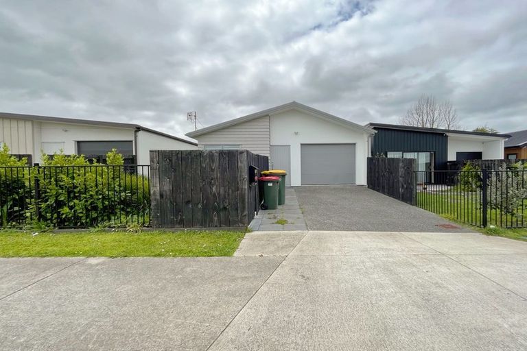 Photo of property in 23 Regiment Road, Papakura, 2110