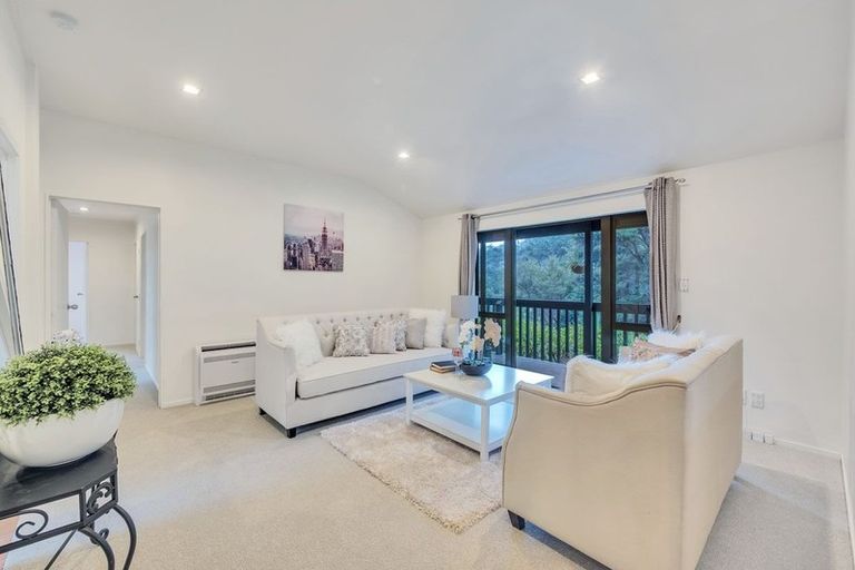 Photo of property in 96 Attwood Road, Paremoremo, Auckland, 0632