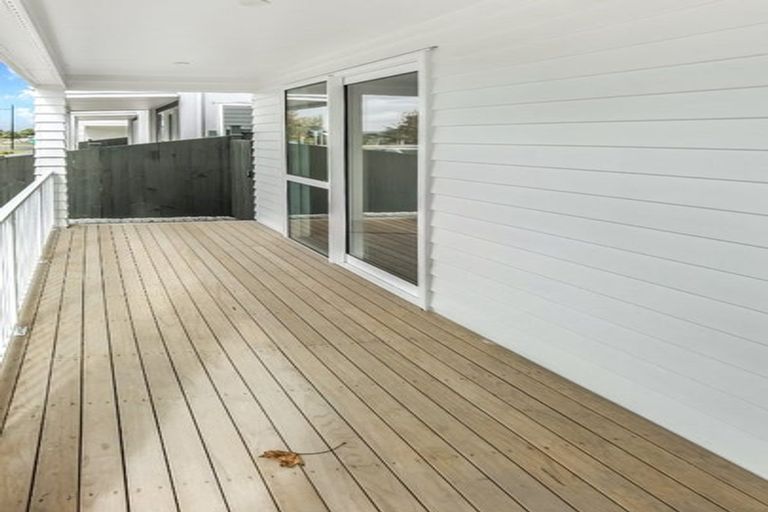 Photo of property in 10 Yellow Pear Lane, Karaka, 2578