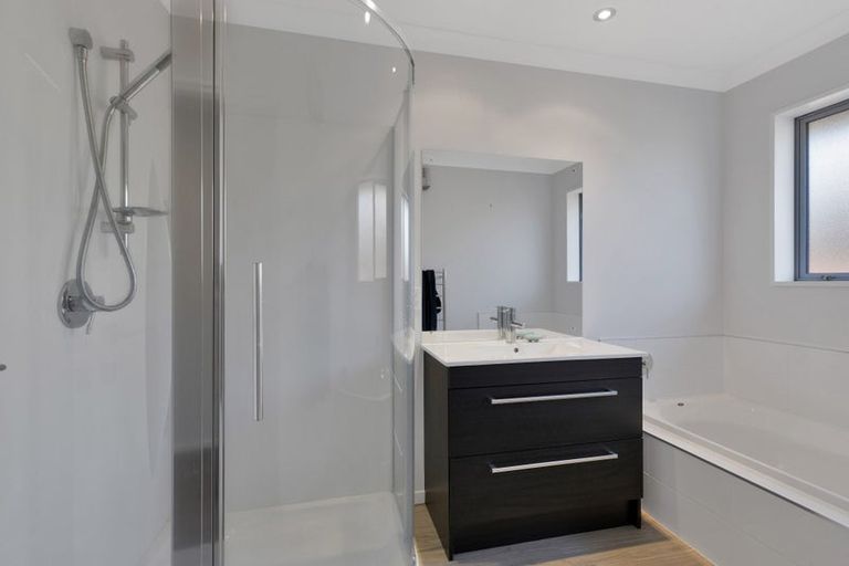 Photo of property in 9 Walnut Way, Rangiora, 7400