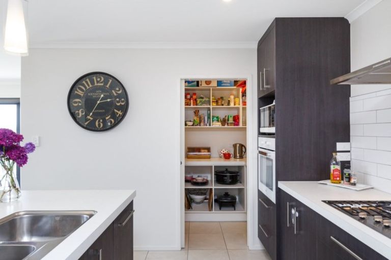 Photo of property in 32 Silicon Way, Fitzherbert, Palmerston North, 4410