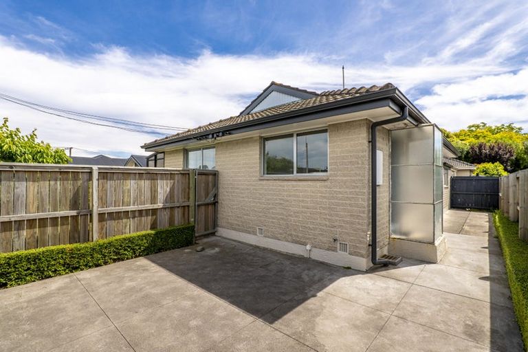 Photo of property in 1/500 Harewood Road, Harewood, Christchurch, 8051
