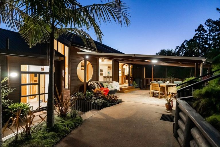 Photo of property in 118 Memorial Drive, Parahaki, Whangarei, 0112