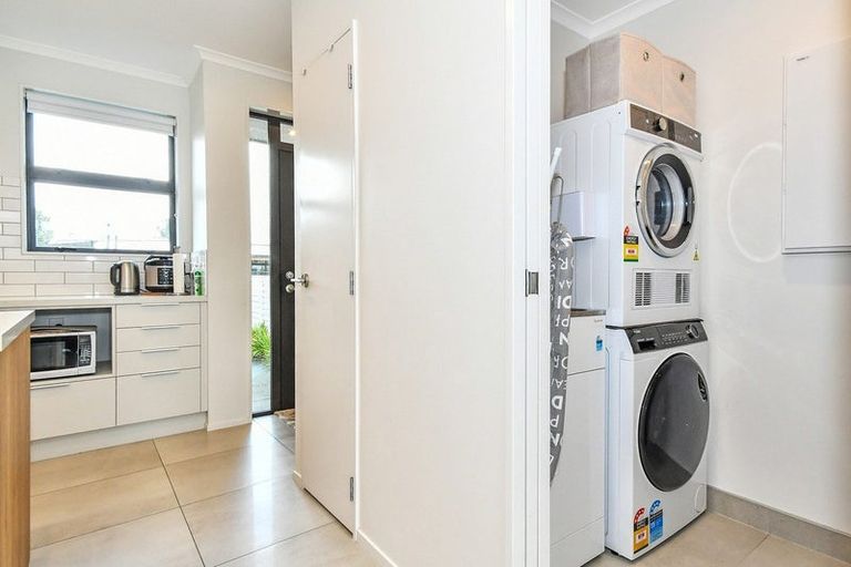 Photo of property in 39 Periko Way, Takanini, 2112