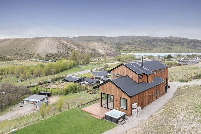 Photo of property in 2 Judare Drive, Lowburn, Cromwell, 9384