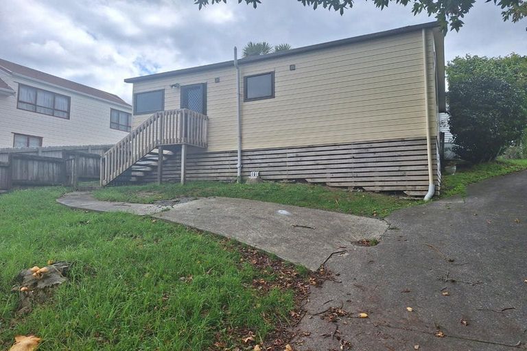 Photo of property in 5 Justin Place, Te Atatu Peninsula, Auckland, 0610