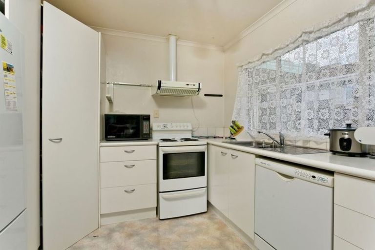 Photo of property in 2/80 Bentley Avenue, Glenfield, Auckland, 0629