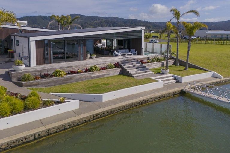 Photo of property in 11 Awatea Drive, Whitianga, 3510