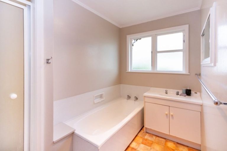 Photo of property in 20 Henare Street, West End, Palmerston North, 4412