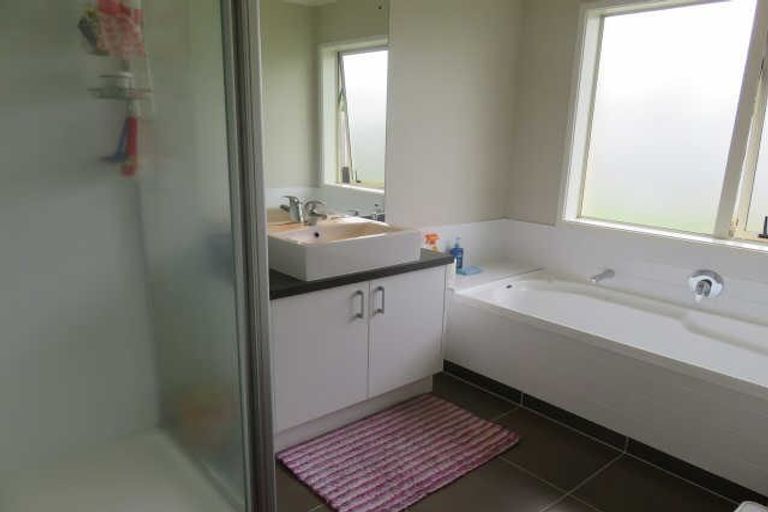 Photo of property in 64 Farringdon Avenue, Rototuna North, Hamilton, 3210