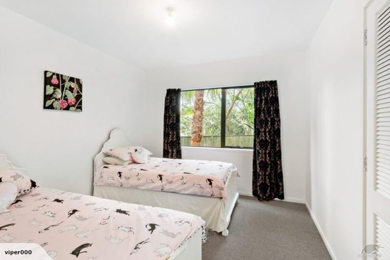Photo of property in 8 Rosecamp Road, Beach Haven, Auckland, 0626