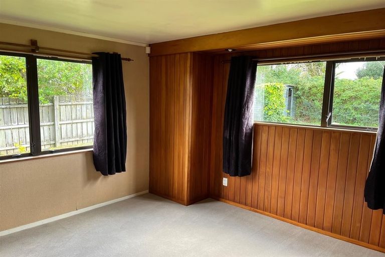 Photo of property in 13 Sispara Place, Beach Haven, Auckland, 0626