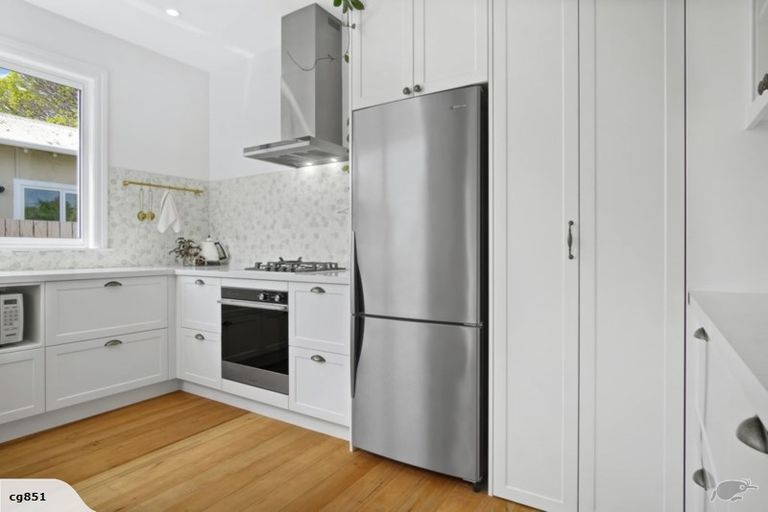 Photo of property in 98 Somerfield Street, Somerfield, Christchurch, 8024