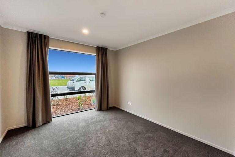 Photo of property in 25 Akoranga Place, Hornby, Christchurch, 8042