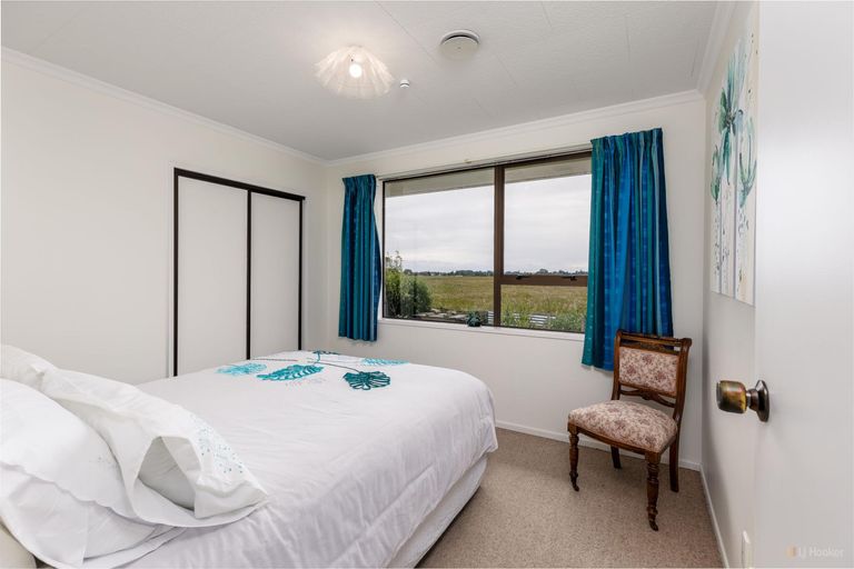 Photo of property in 23 Timaru Road, Waimate, 7924