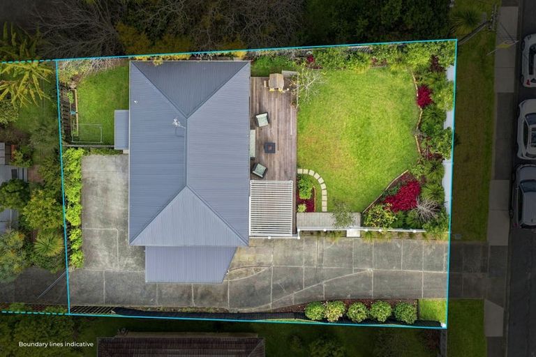 Photo of property in 1/77 Birkdale Road, Birkdale, Auckland, 0626