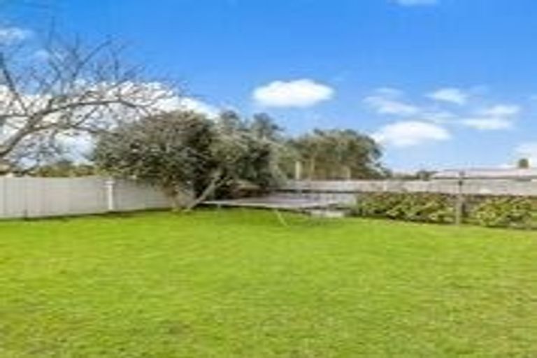 Photo of property in 5 Cooper Place, Papakura, 2110