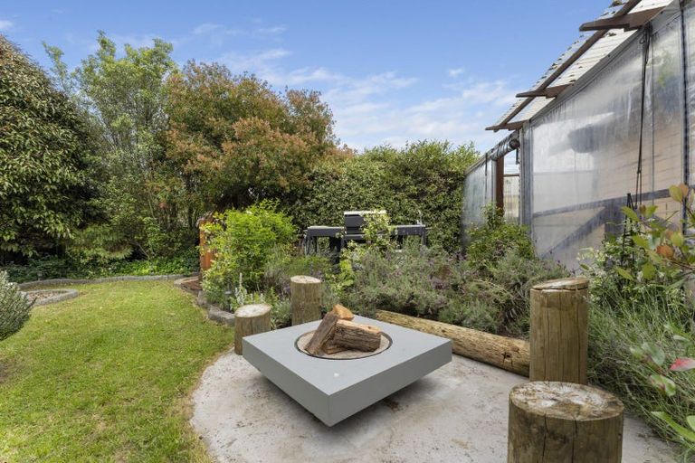 Photo of property in 15 Rainforth Street, Roslyn, Palmerston North, 4414