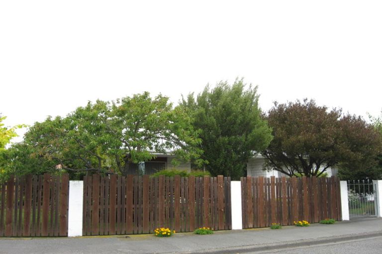 Photo of property in 1 Cowper Place, Avondale, Christchurch, 8061