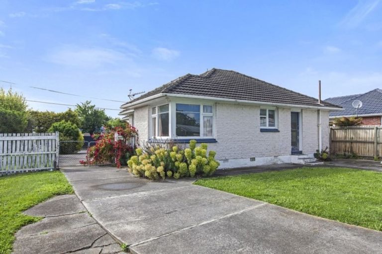 Photo of property in 11 Pembroke Street, Avondale, Christchurch, 8061