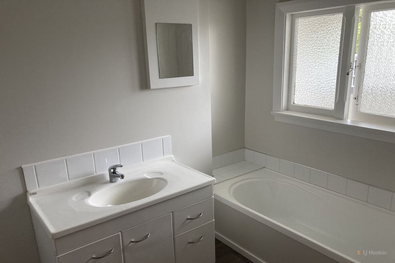 Photo of property in 32 Mill Road, Waimate, 7924