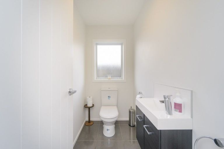 Photo of property in 3 Levi Place, Kelvin Grove, Palmerston North, 4414