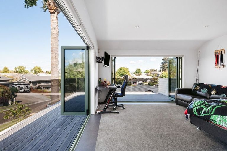 Photo of property in 5 Caernarvon Rise, Bethlehem, Tauranga, 3110