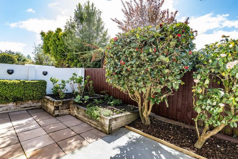 Photo of property in 2/19 Raxworthy Street, Ilam, Christchurch, 8041