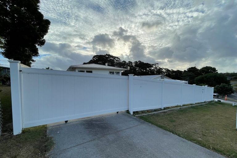 Photo of property in 20 Glendene Avenue, Glendene, Auckland, 0602