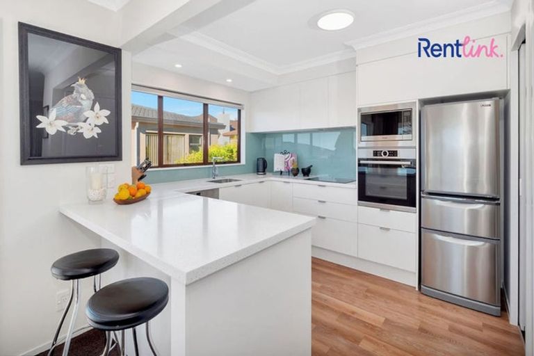 Photo of property in 20 Seaview Road, Otumoetai, Tauranga, 3110