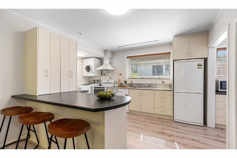 Photo of property in 56 Lincoln Avenue, Tawa, Wellington, 5028