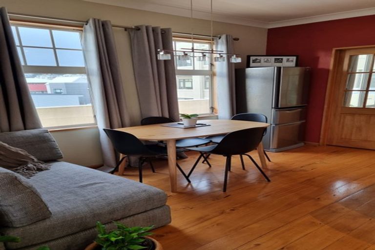 Photo of property in Chatsworth Flats, 7/23 Pirie Street, Mount Victoria, Wellington, 6011