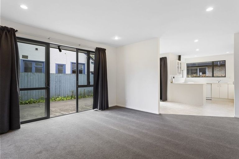 Photo of property in 3a Curletts Road, Sockburn, Christchurch, 8042