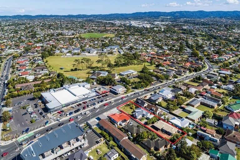 Photo of property in 218 Edmonton Road, Te Atatu South, Auckland, 0610