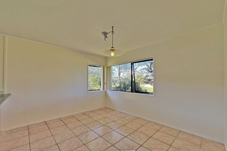 Photo of property in 20b Kallaroo Place, Botany Downs, Auckland, 2010