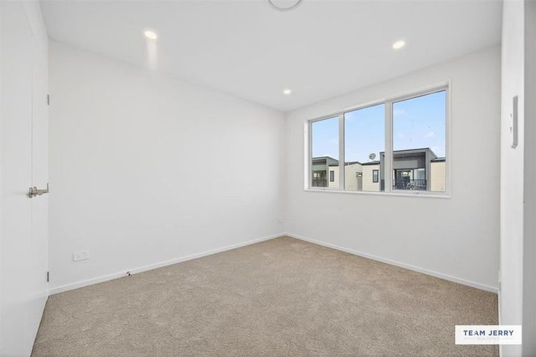 Photo of property in 30 Corporal Street, Papakura, 2110