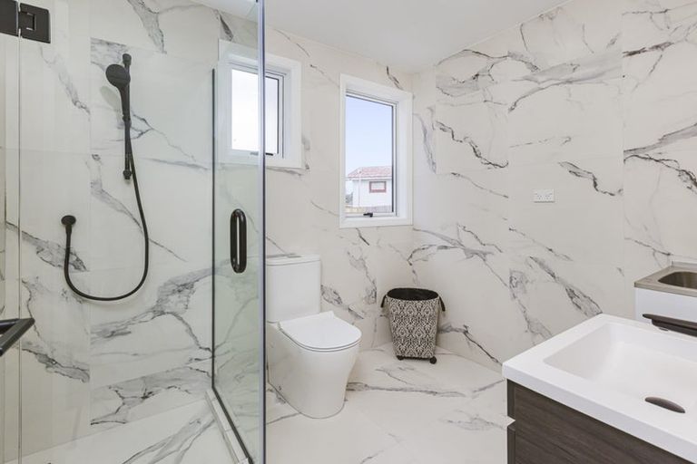 Photo of property in 30a Ferguson Street, Manurewa East, Auckland, 2102