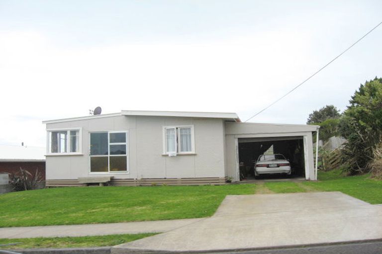 Photo of property in 9 Pitcairn Street, Oakura, 4314