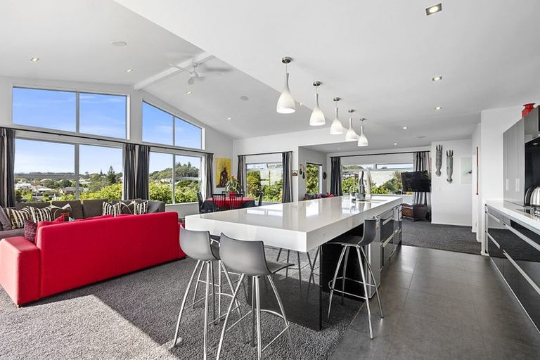 Photo of property in 86 Brougham Street, New Plymouth, 4310